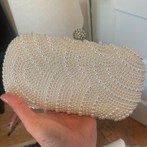 Pearl clutch